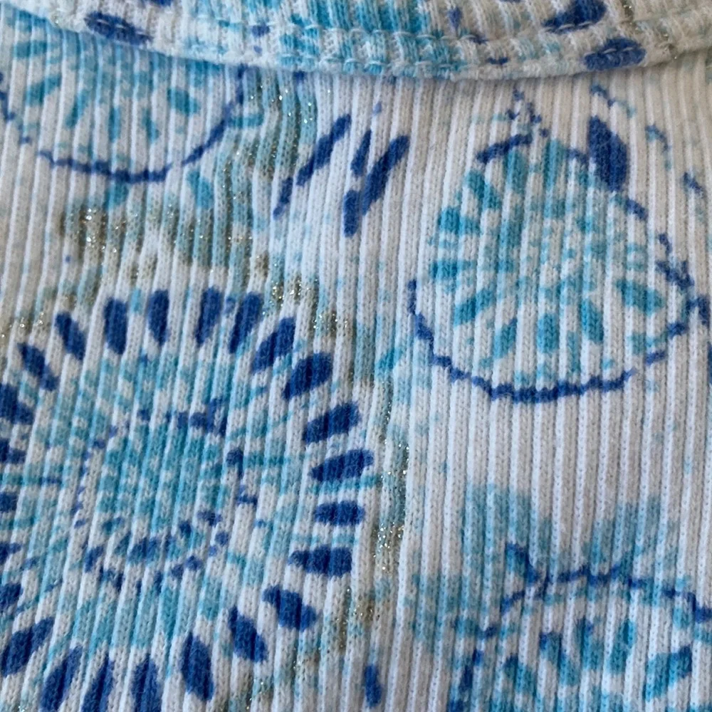 🌻5/$15🦩Cherokee blue floral tank. Size large - Picture 4 of 7